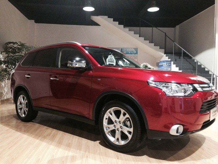 超喜欢限量版红色欧蓝德提车作业