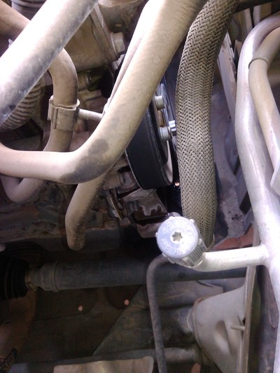 难道这个是漏的防冻液?_宝来论坛_手机汽车之家