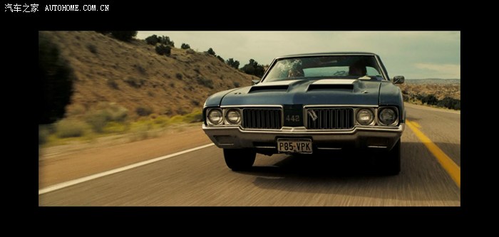 《魔鬼搭车人》里的奥斯莫比442!