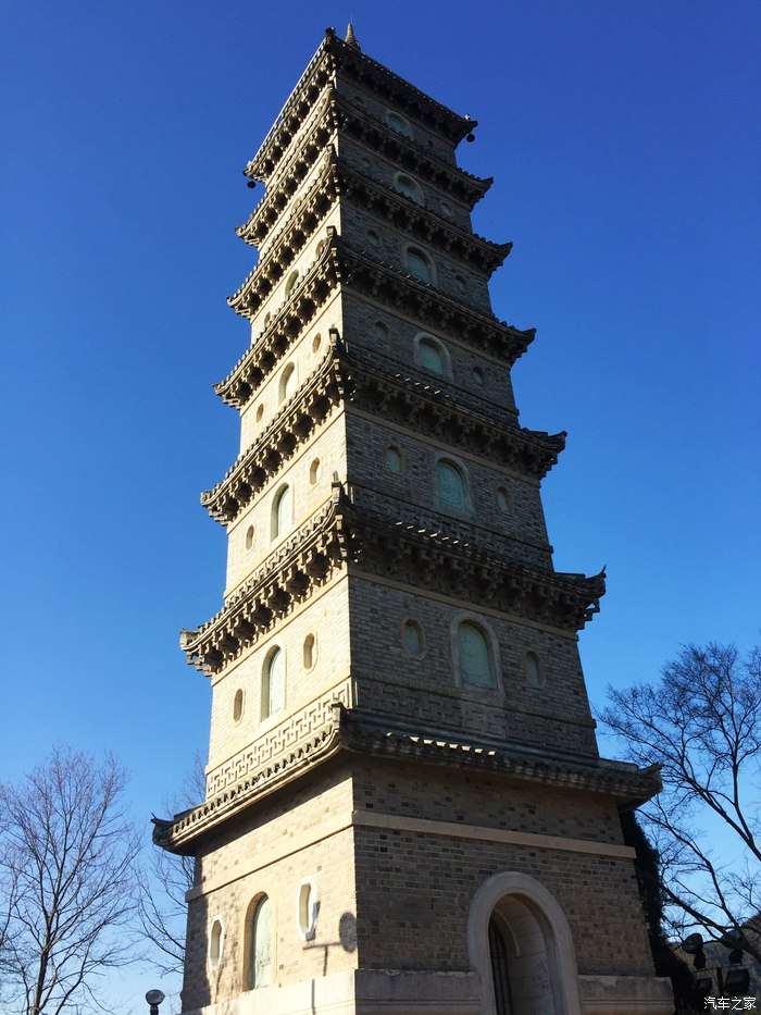 赤城山山顶的梁妃塔.