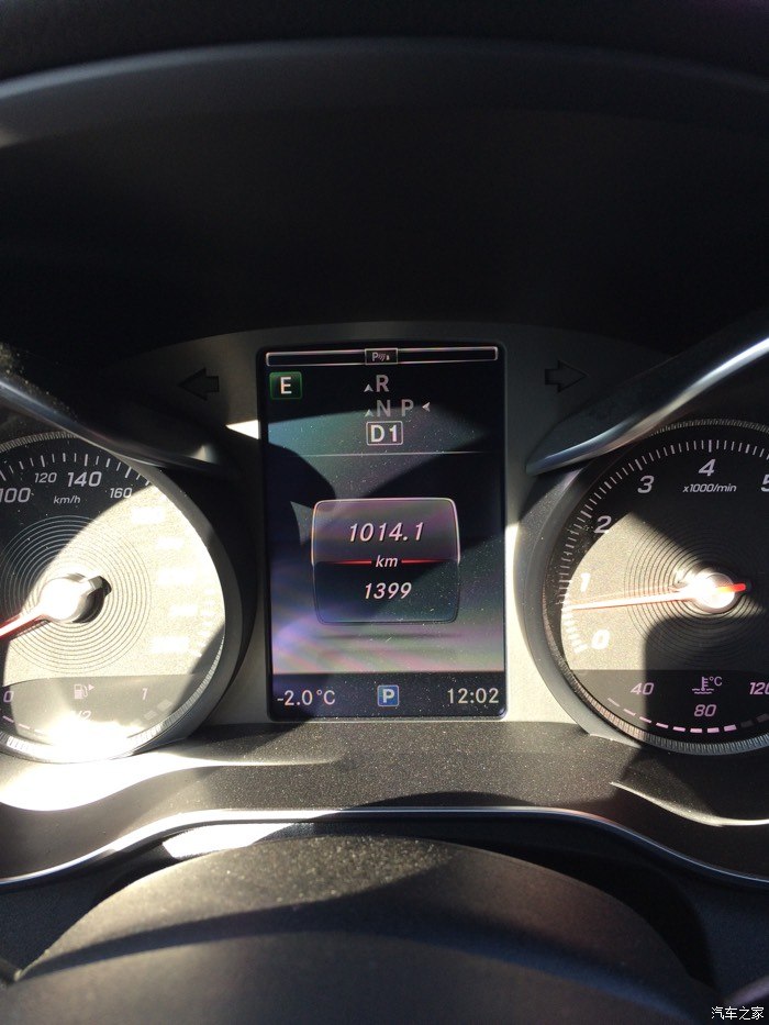 【图】请教下这个里程表怎么看,两个数字之间差了300公里……_奔驰c级