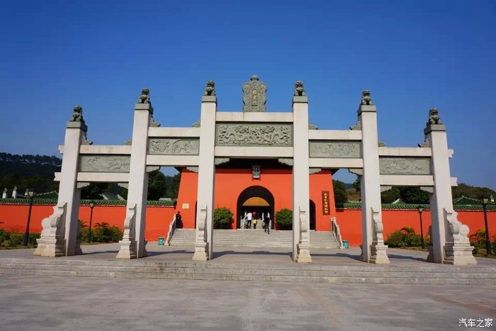 来到南宁孔庙,这里离民族博物馆不是很远!