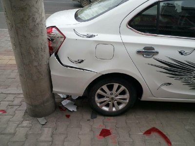 【图】那些年被撞的e3,事故图片回顾_奇瑞e3论坛_汽车之家论坛