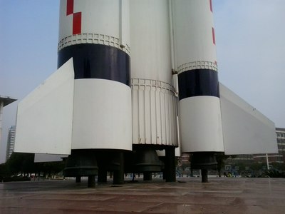 ↑征5号运载火箭底座同角度拍摄