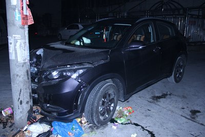 全国第一台撞电线杆的缤智,一顿早餐引发的血案