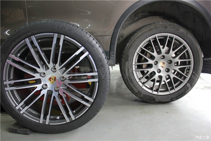 老车换新鞋 卡宴s升级原厂15款21寸镜面轮毂