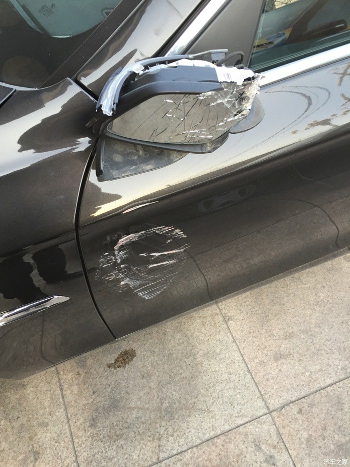 【图】新c200后视镜被撞,维修费13700多._奔驰c级论坛_汽车之家论坛