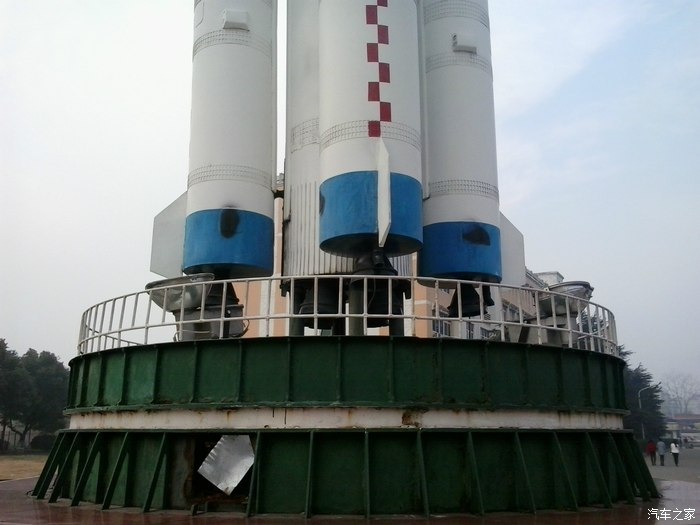 ↑长征号f火箭火箭底座.不同角度拍摄