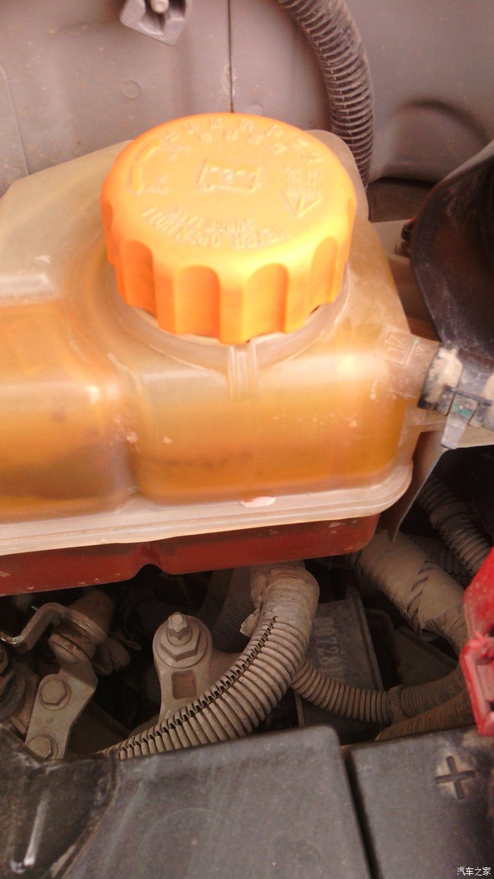 请教防冻液漏水