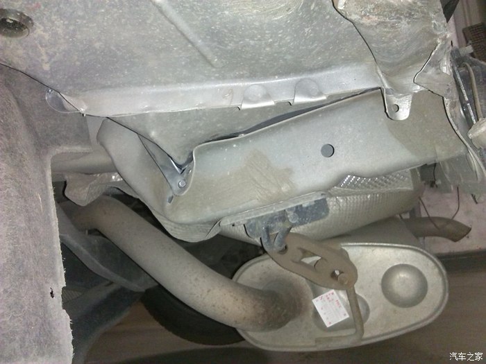 被货车追尾后纵梁弯曲是拉伸修复还是切割还是更换后纵梁