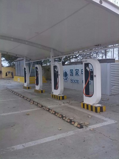 二广高速充电桩图片