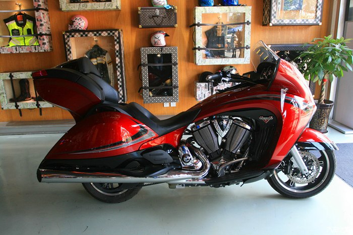 转胜利威神300公里比新车便宜十万