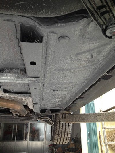 标榜牌的高弹性底盘装甲,质量不错