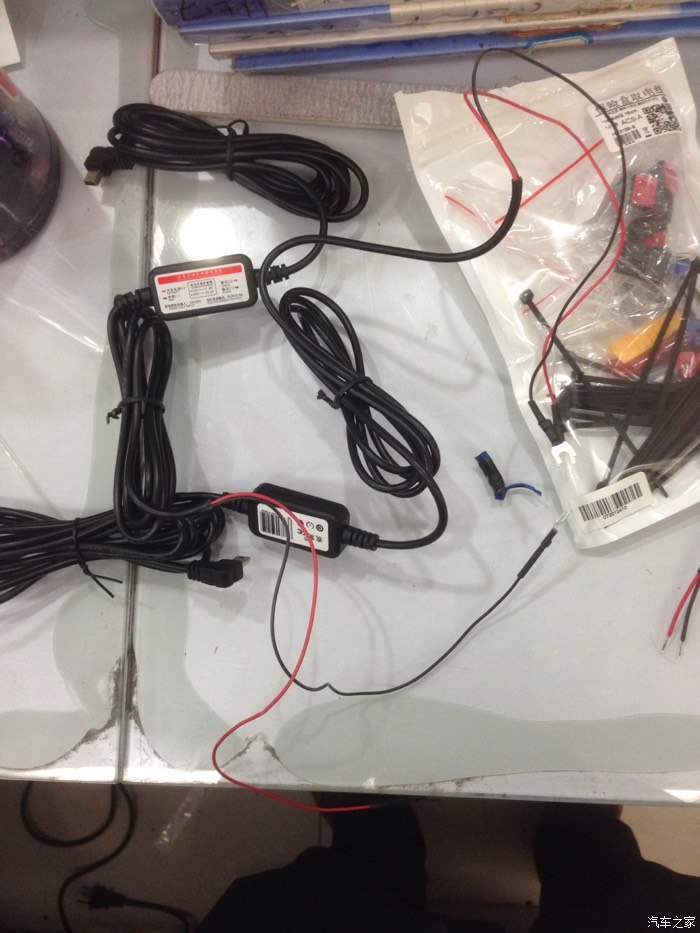 行车记录仪走线,自己动手,感觉还不错
