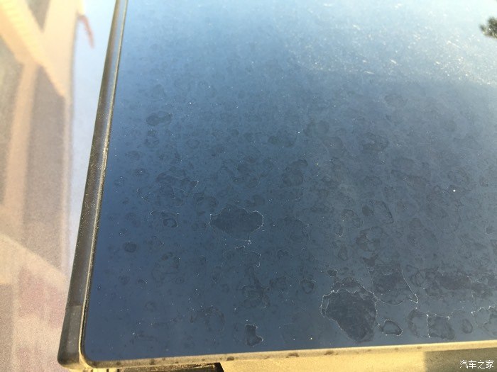 求大神指点如何清除天窗玻璃水渍斑点