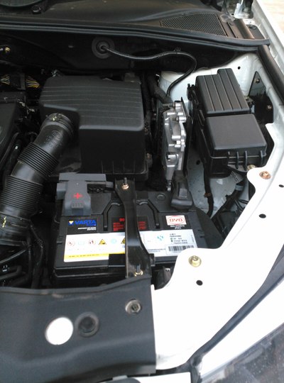 请大家看看电池正负极的位置