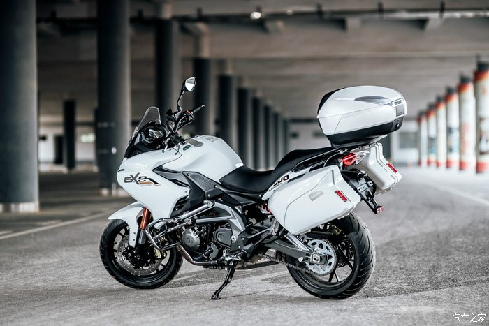 有人骑黄龙巡航版bj600gs-a没?