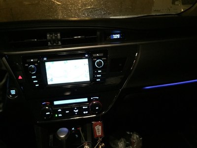 卡罗拉副驾驶座气氛灯的问题