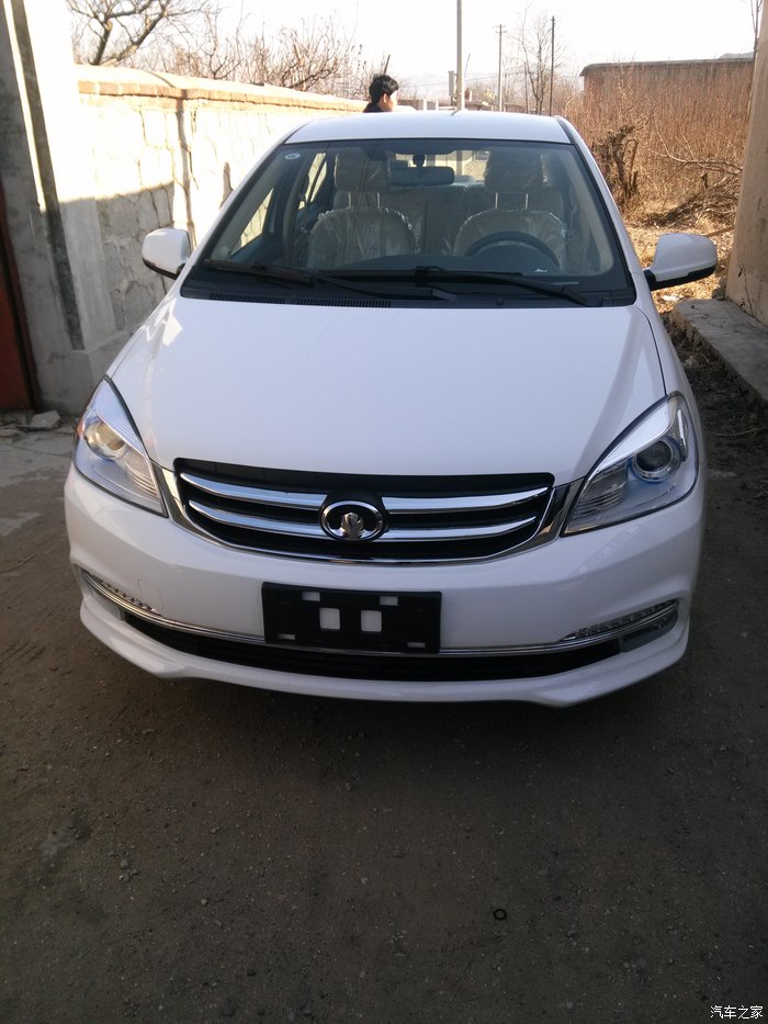 1111 | 回复: 25 长城c30论坛 15款c30白色好看还是银色好看?真纠结!