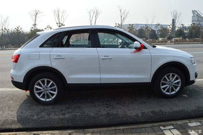 4手动标准版白色提车作业.媳妇模特!_奥迪q3论坛_汽车之家论坛