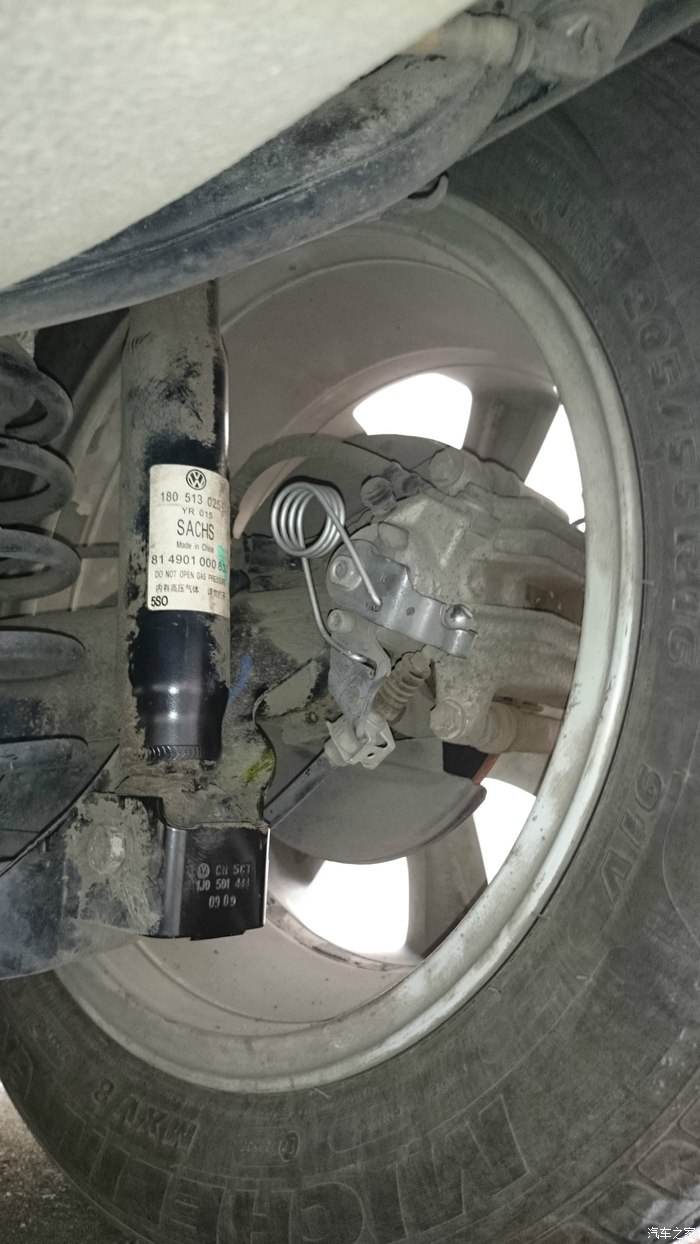 08款老狼加装后刹车分泵手刹回位弹簧及感受