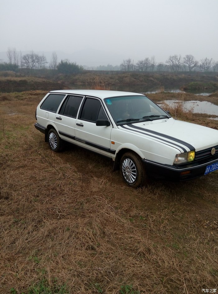 我的白色桑塔纳旅行车