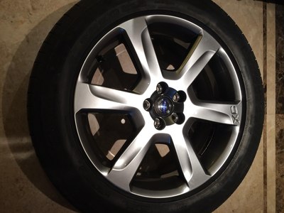 出19寸 原车六幅轮毂出2个可做备胎