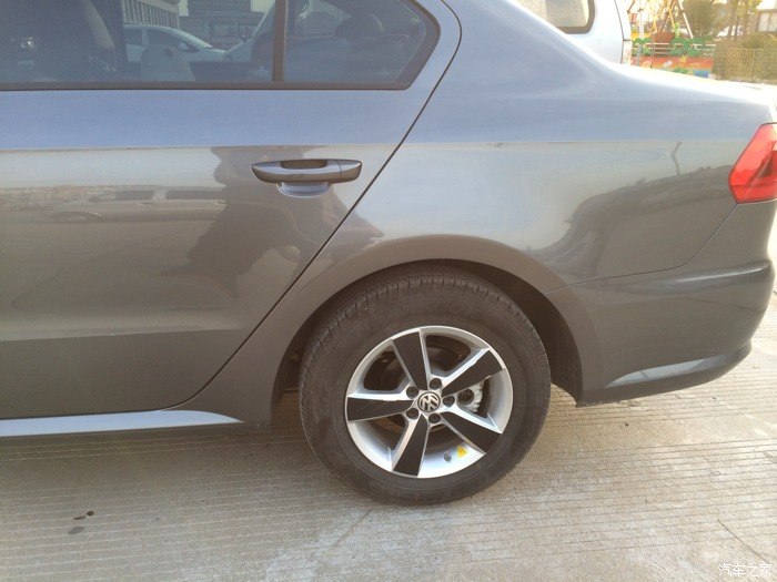 有人哲思灰轮胎喷黑吗有的发图谢谢