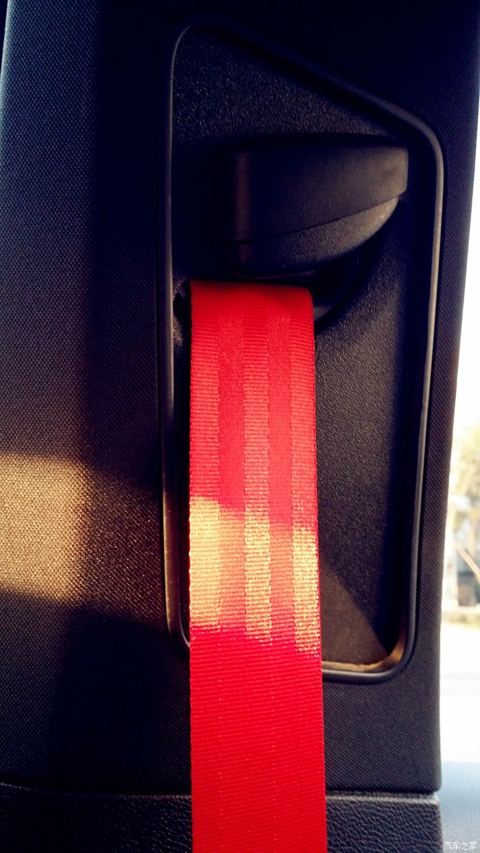 小改骚红安全带,多一点激情