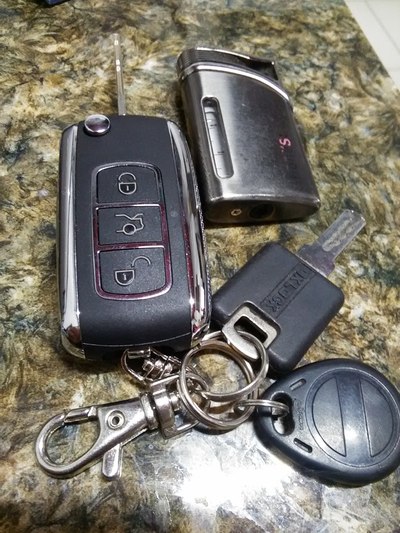 兄弟们,你们有谁换过遥控钥匙的?