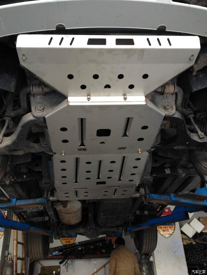 广东毛牌不锈钢底盘护板安装作业