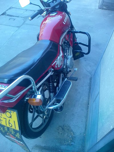 国产隆鑫125--------八年多的老车洗白白