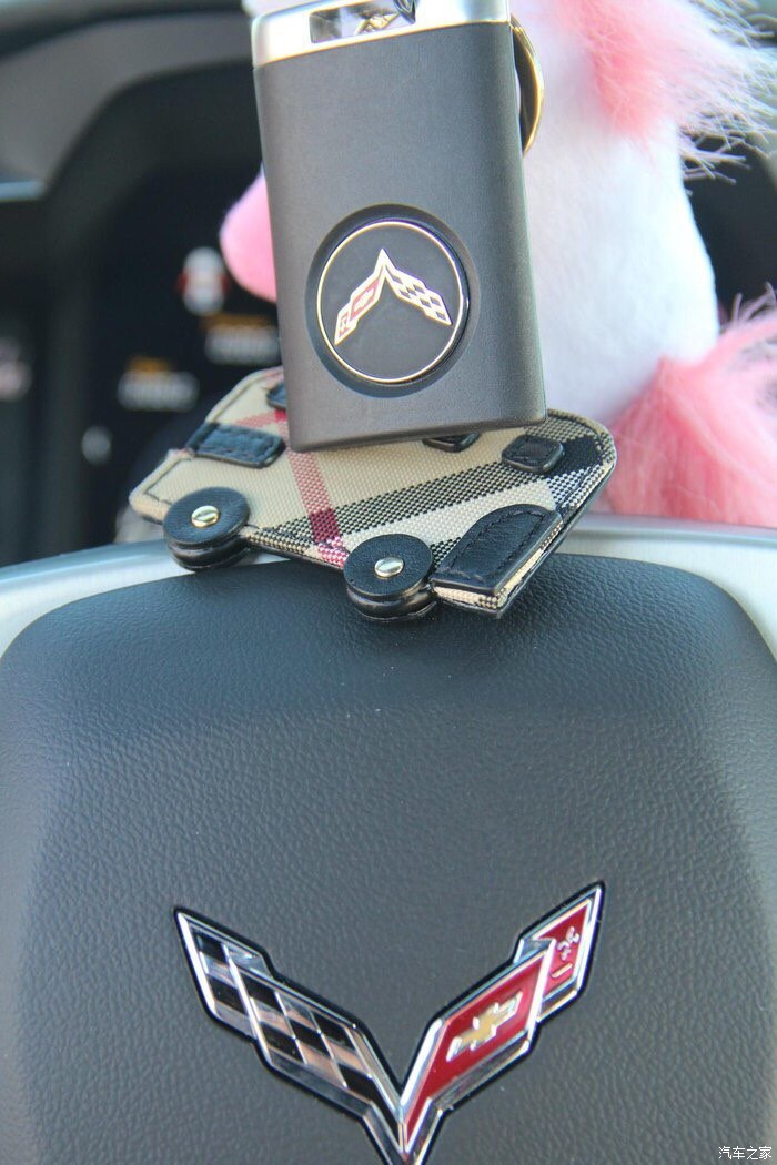 这钥匙不就是凯迪拉克么?