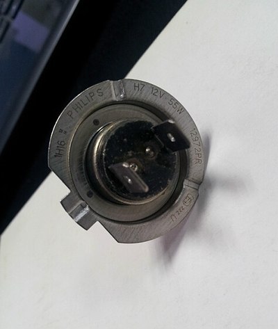 别克老凯越右大灯更换近光灯灯泡飞利浦h7