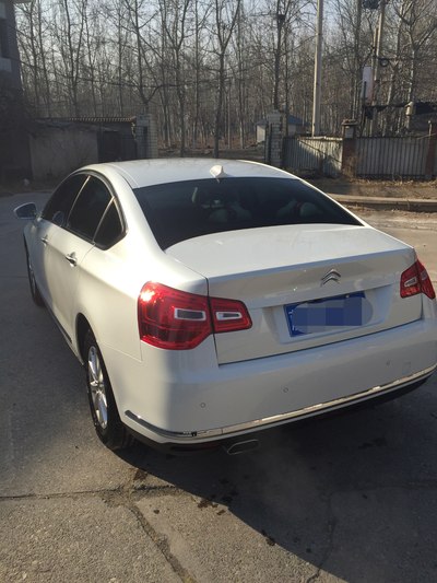 新买的雪铁龙c5白色2.0尊享版,现在想卖了.