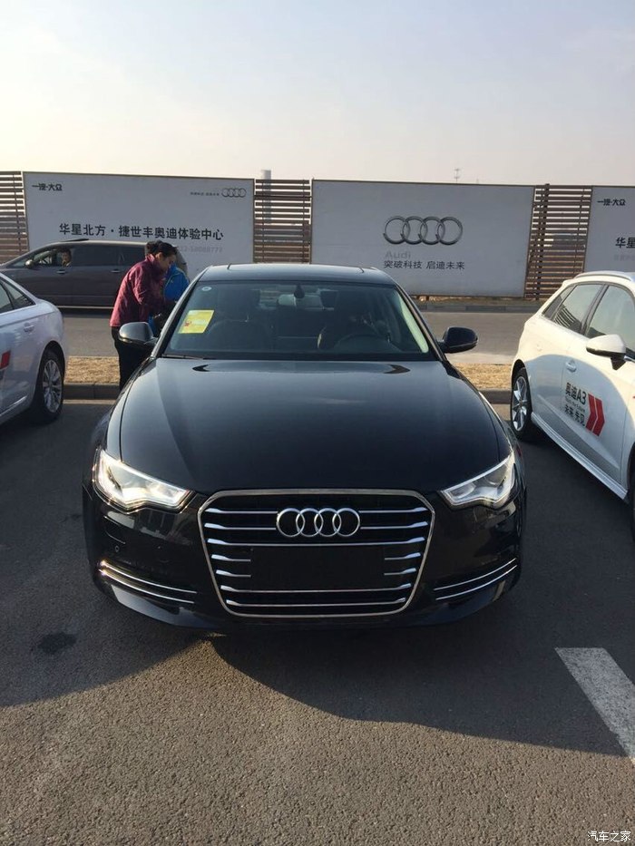 奥迪a6l30fsi舒适加装电尾门犀牛皮和行车记录仪