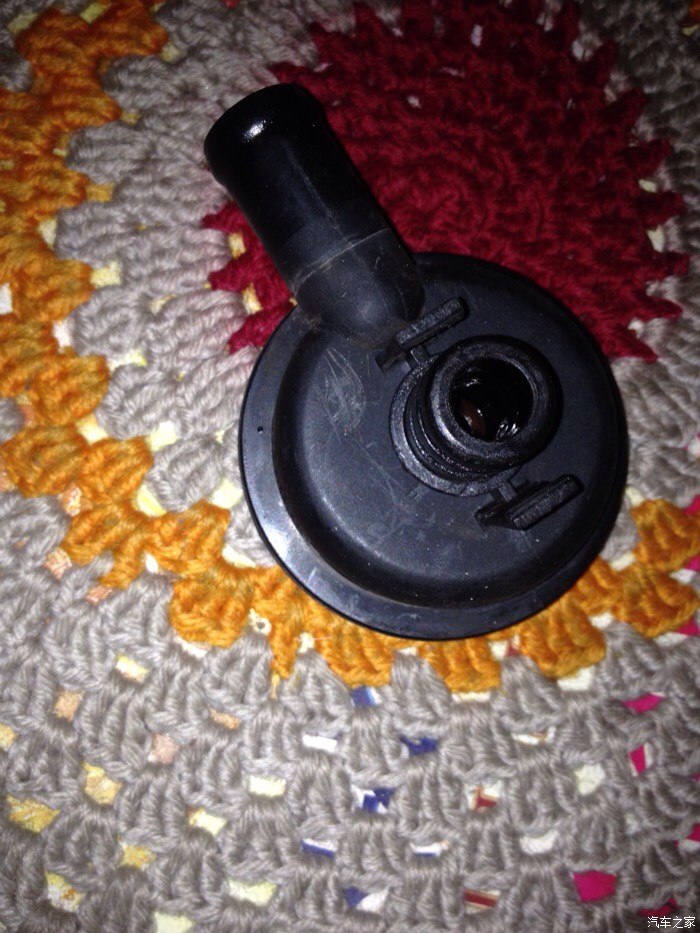 发动机废气管上的pcv单向阀怎么换