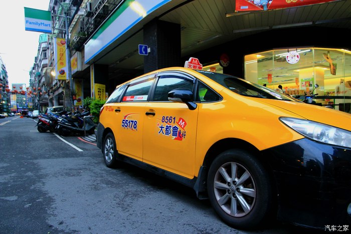 台湾计程车,统一车型和标识,服务规范,据说各地起步价都不同,台北是