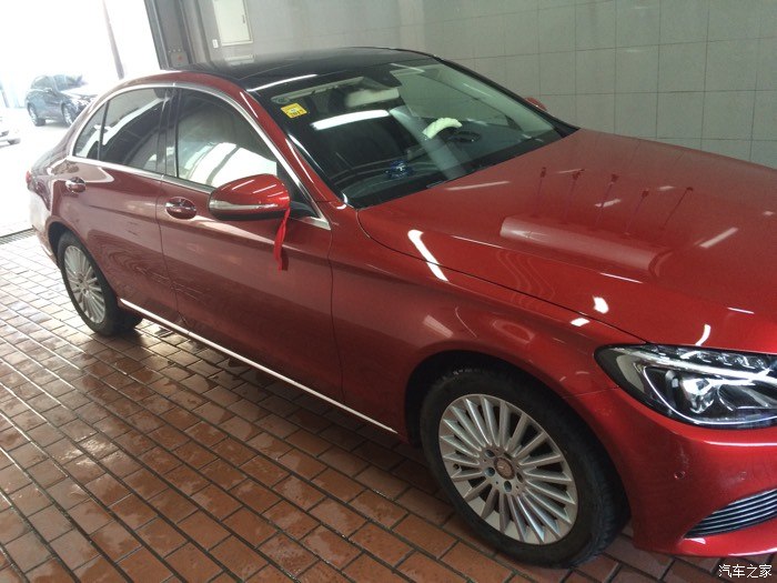 天津武清奔驰新c红色立标欢迎大家参观