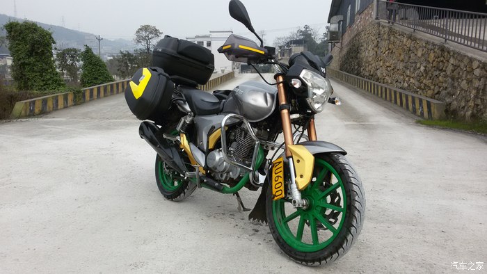 11年钱江龙小手术屌丝级改装朋友们轻拍