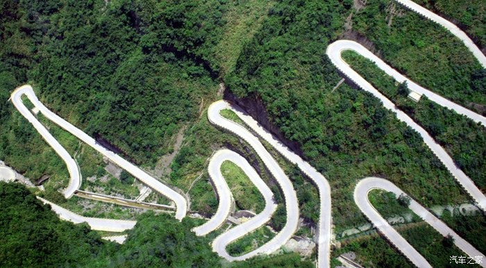 过年了,发组盘山道图片,祝大家全家幸福春节愉快!