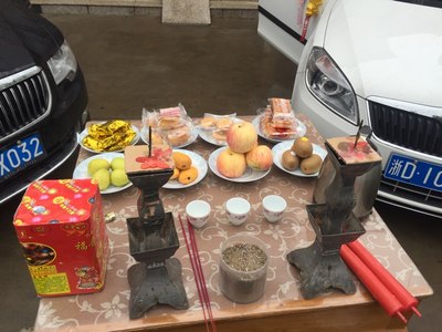 一大清早,车头菩萨