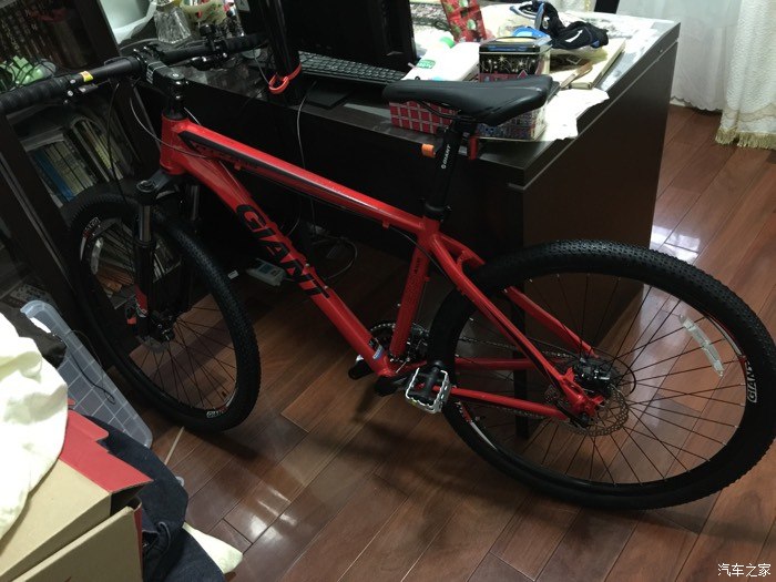 刚刚入手的捷安特atx835,价格2198,送了一个车灯