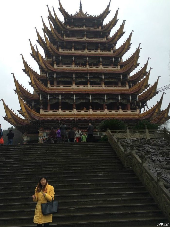 大年初一去灵泉寺烧香顺便逮到一个车友