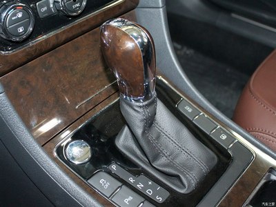 大家的新帕萨特档位灯晚上亮吗?