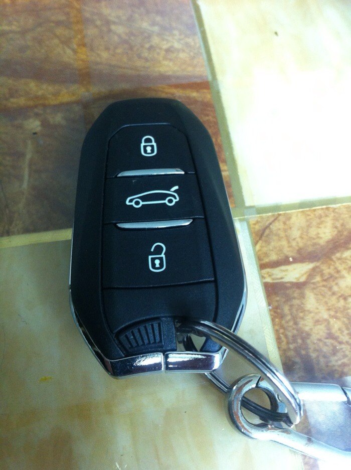 发来看看谁钥匙更漂亮_标致408论坛_汽车之家论坛