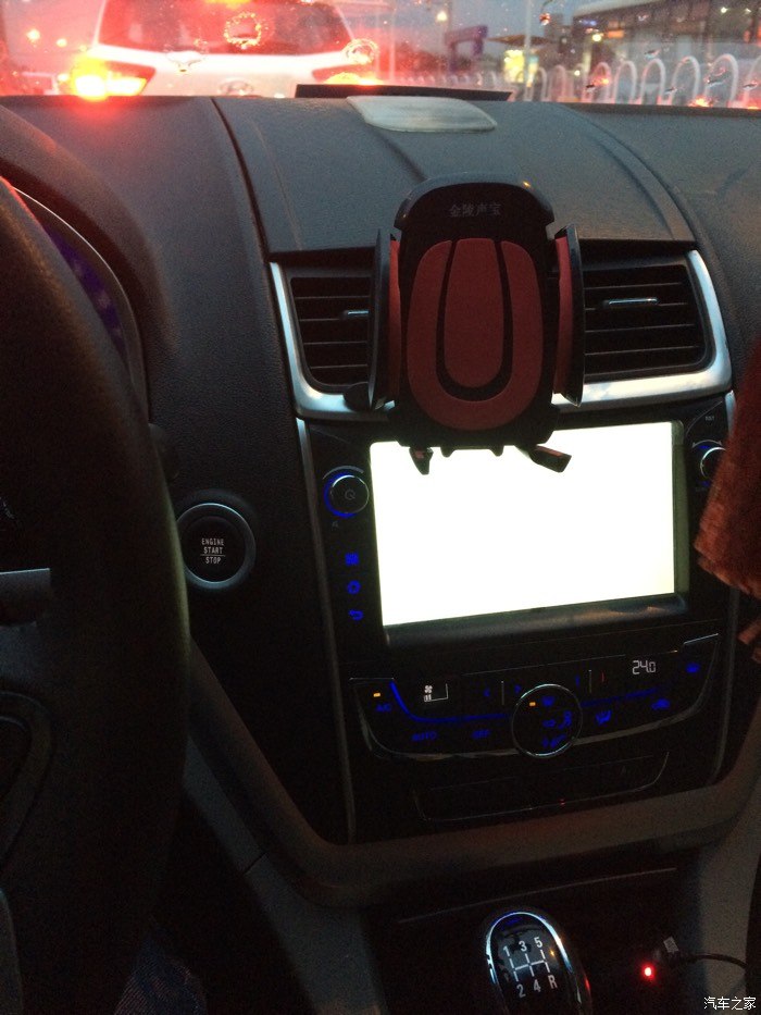 车子保养别忘了定时检查电池螺丝口是否松了