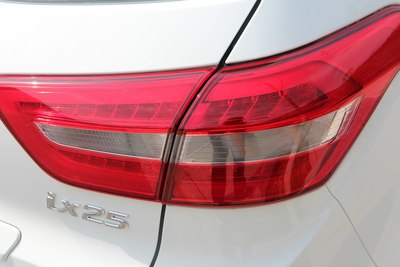 北京现代ix25智能白2.0提车作业,申请认证