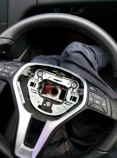 奔驰w204换运动方向盘作业,直播中