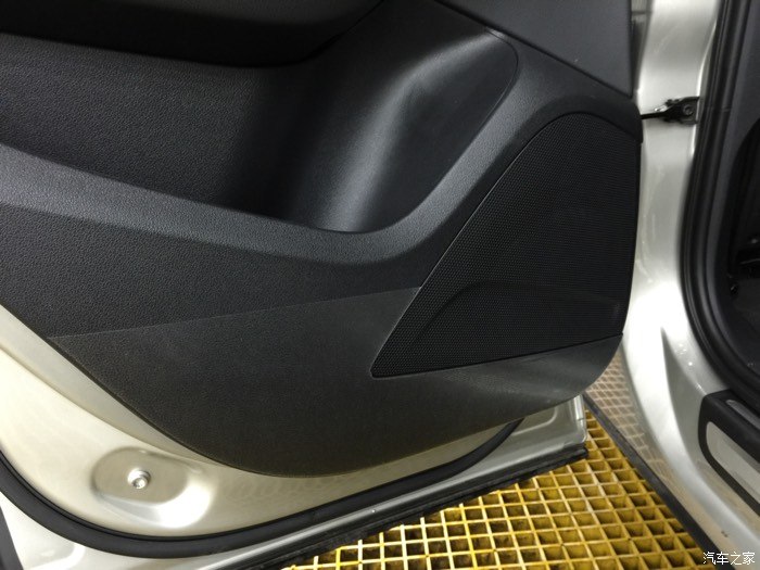 车门犀牛皮 四个车门,贴上犀牛皮